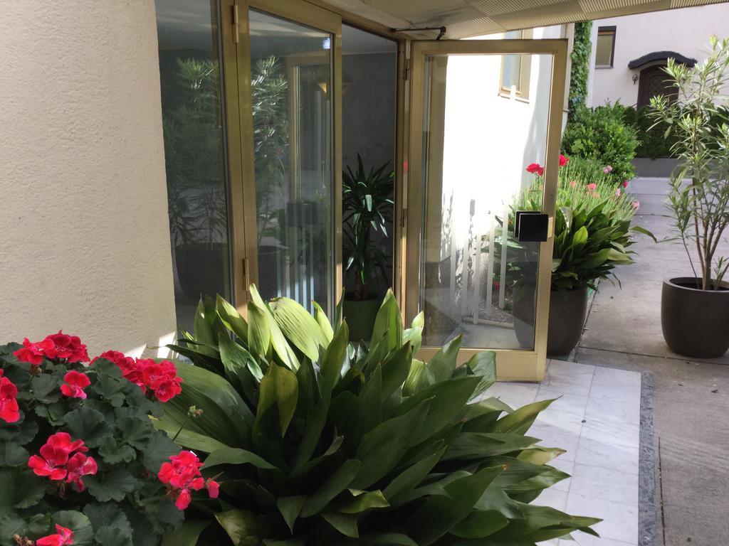 โฮเทล อันเดอร์วีน Hotel เวียนนา ภายนอก รูปภาพ