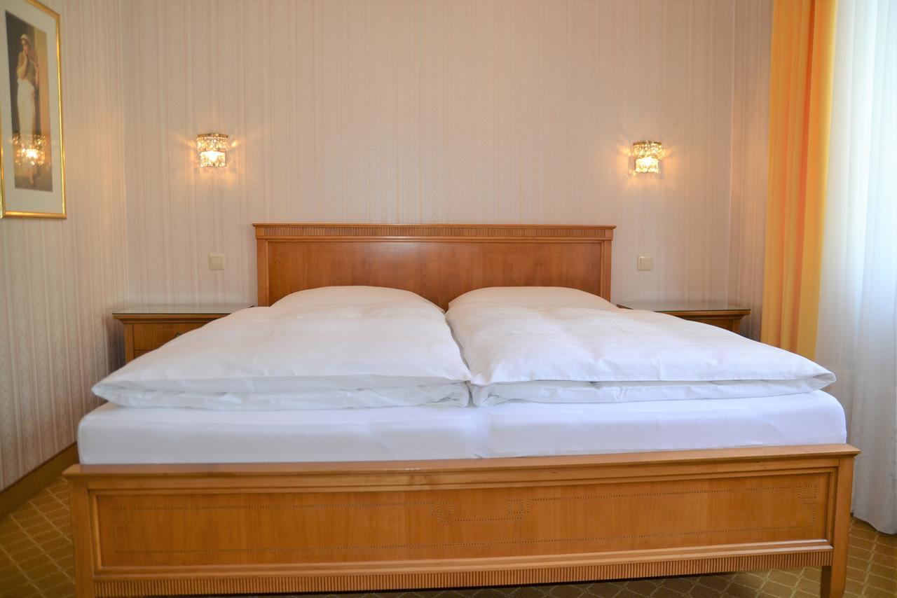 โฮเทล อันเดอร์วีน Hotel เวียนนา ภายนอก รูปภาพ