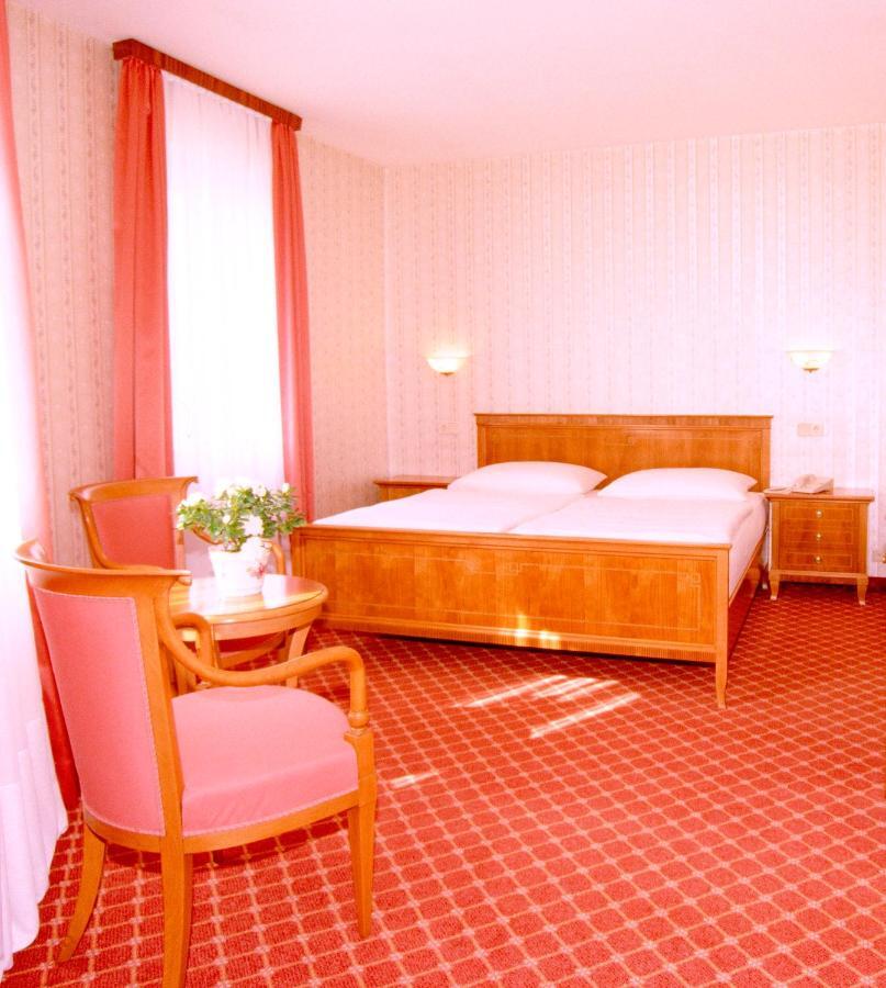 โฮเทล อันเดอร์วีน Hotel เวียนนา ภายนอก รูปภาพ
